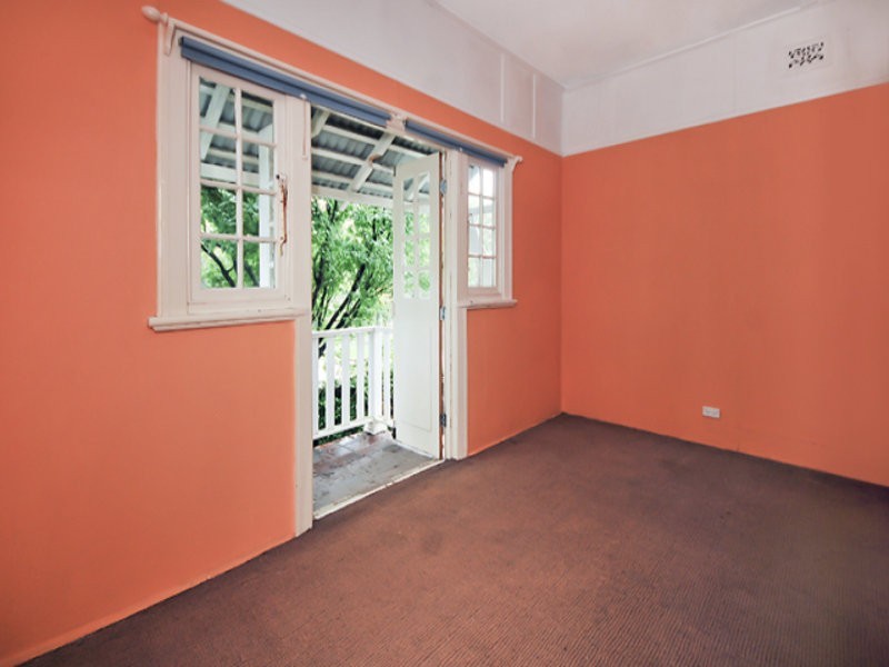 2 OLD BATHURST ROAD, Woodford NSW 2778