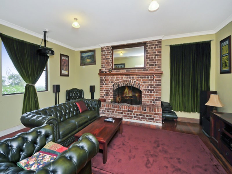 21 Taylor Road, Woodford NSW 2778