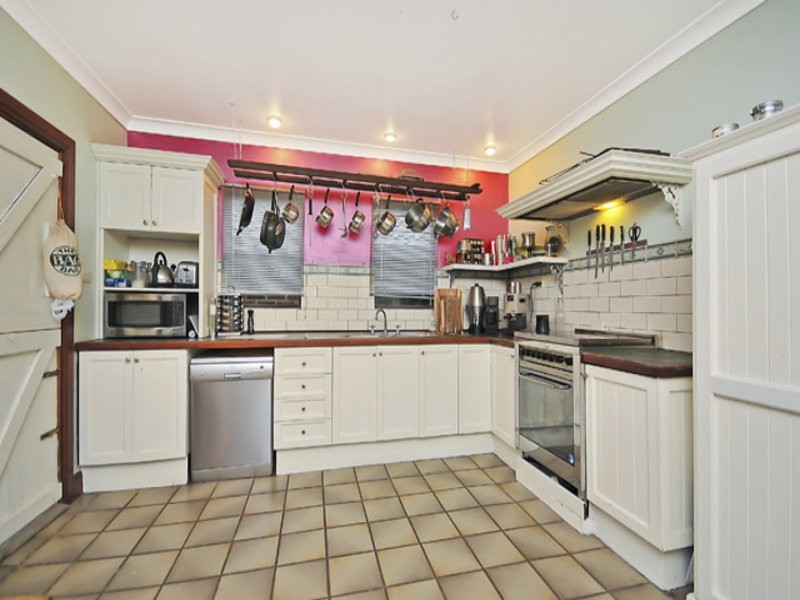 21 Taylor Road, Woodford NSW 2778