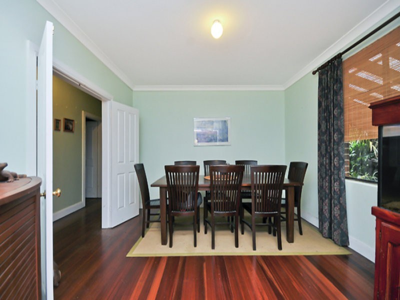 21 Taylor Road, Woodford NSW 2778