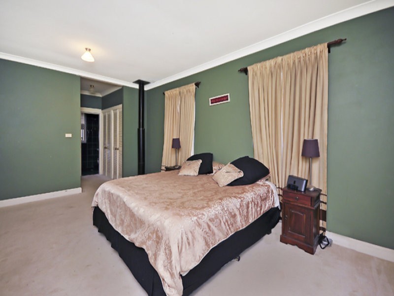 21 Taylor Road, Woodford NSW 2778