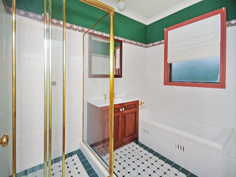 21 Taylor Road, Woodford NSW 2778