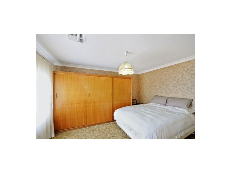 2 Wide View Avenue, Woodford NSW 2778