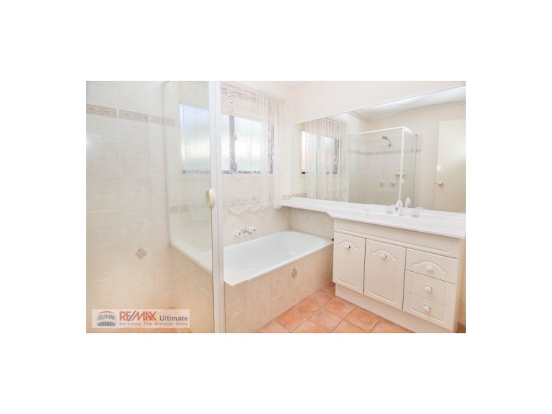 7 Solo Court, Beachmere QLD 4510