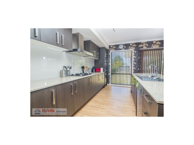 37 Bishop Road, Beachmere QLD 4510