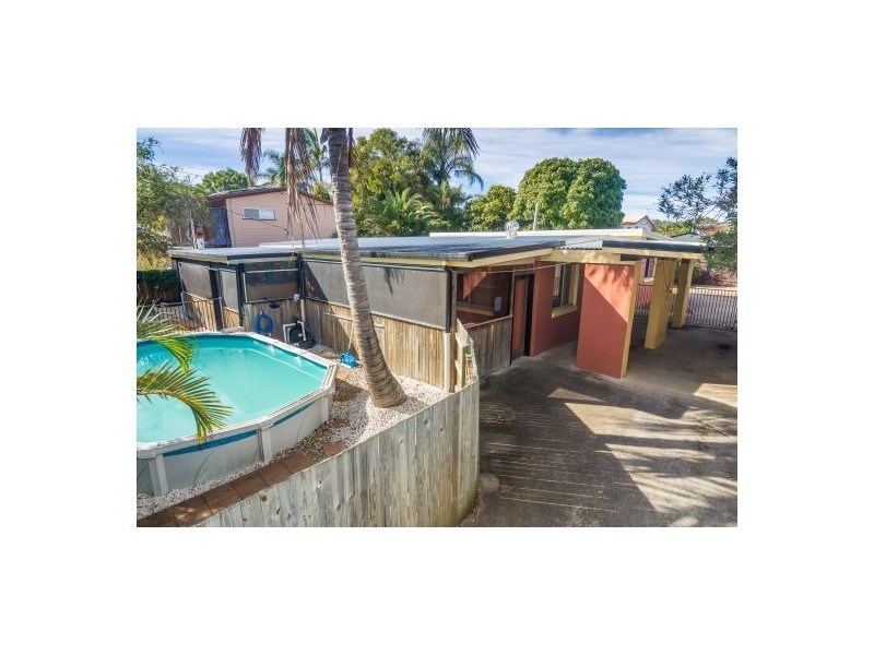 8 Dwyer Street, Beachmere QLD 4510