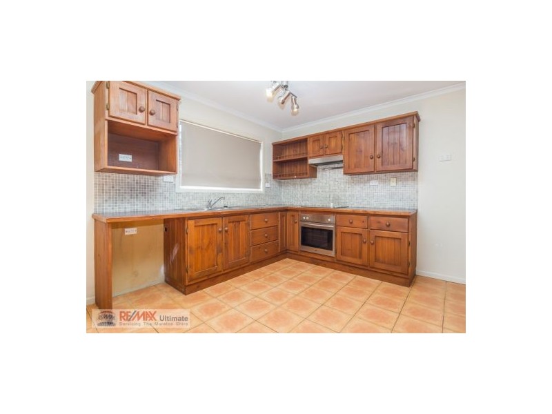 8 Dwyer Street, Beachmere QLD 4510