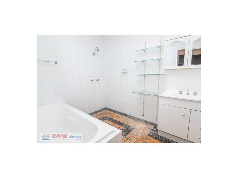 8 Dwyer Street, Beachmere QLD 4510