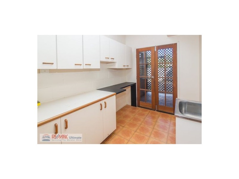 8 Dwyer Street, Beachmere QLD 4510