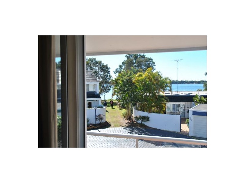 21B/10 Spinnaker Drive, Sandstone Point QLD 4511