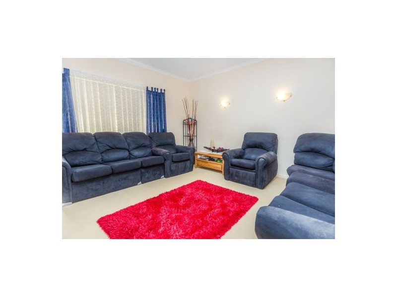 32 Columbia Dr, Beachmere QLD 4510