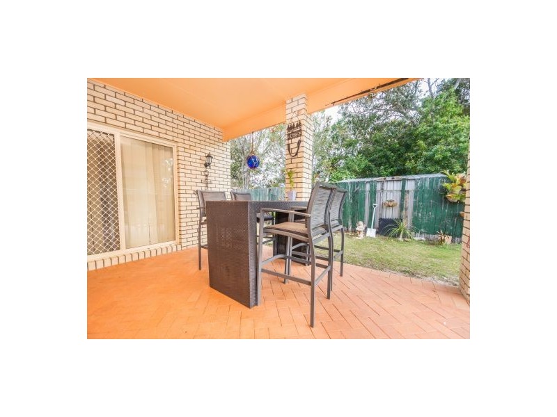 32 Columbia Dr, Beachmere QLD 4510