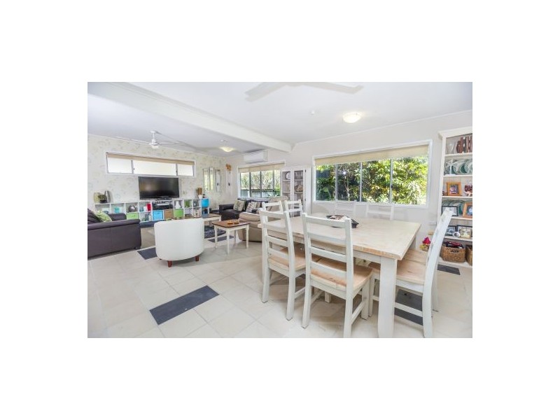 6 Hall Road, Elimbah QLD 4516