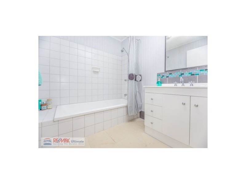 6 Hall Road, Elimbah QLD 4516