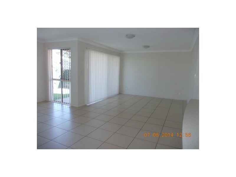 2/63 Higgs Street, Rothwell QLD 4022