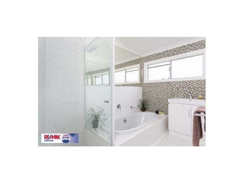 60 Victoria Parade, Coochiemudlo Island QLD 4184