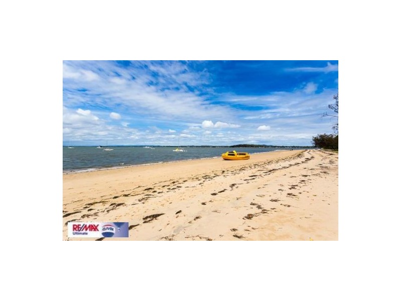 60 Victoria Parade, Coochiemudlo Island QLD 4184