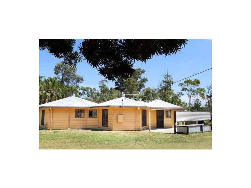 381 Bishop Road, Beachmere QLD 4510