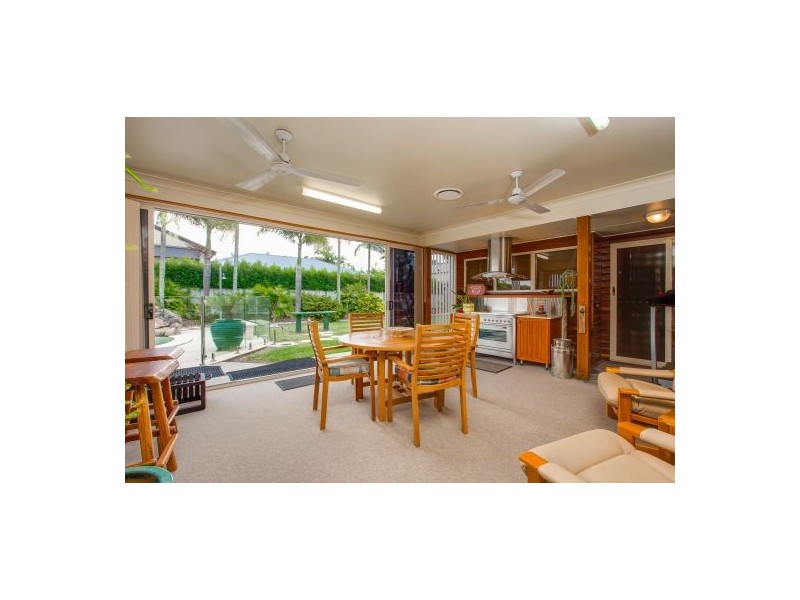 1 Cocos Drive, Ningi QLD 4511