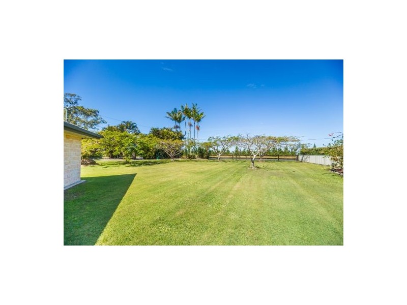 1 Cocos Drive, Ningi QLD 4511