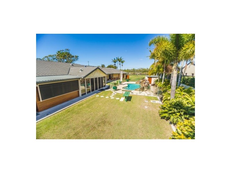 1 Cocos Drive, Ningi QLD 4511