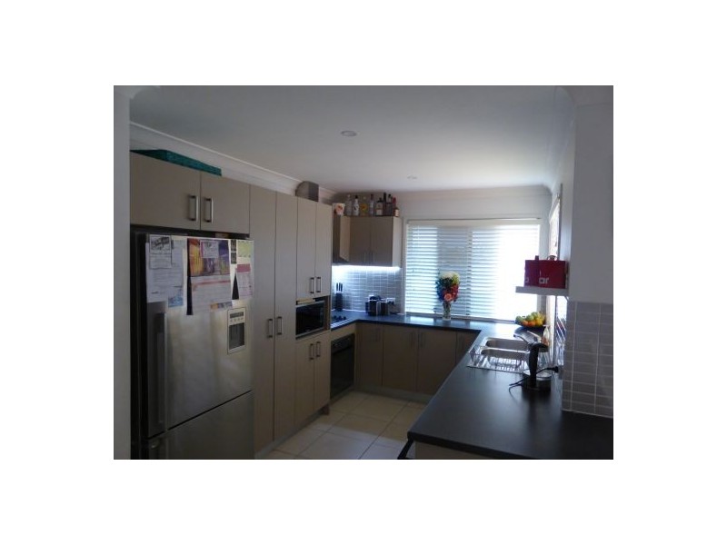 2 Crestleigh Court, Morayfield QLD 4506