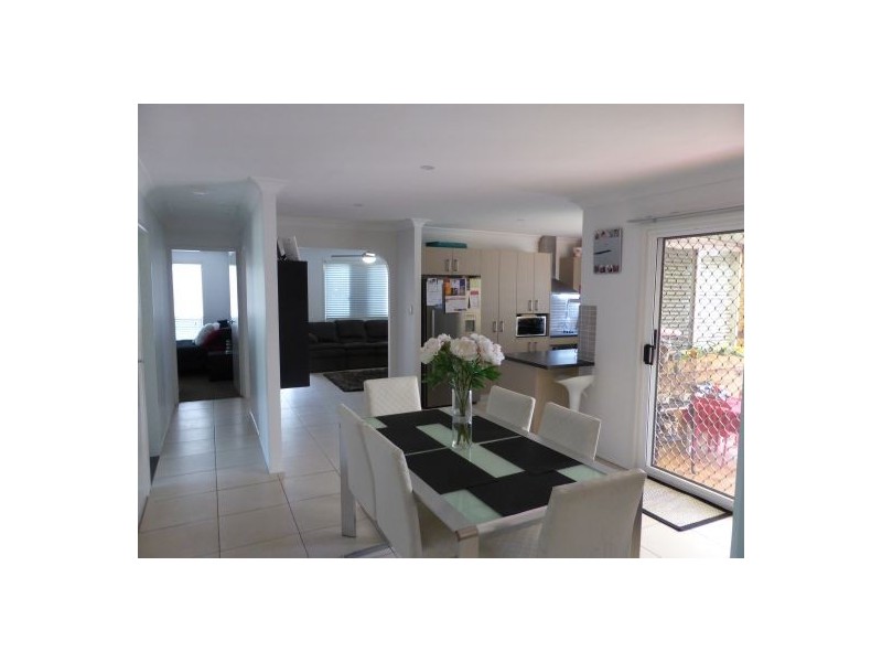 2 Crestleigh Court, Morayfield QLD 4506