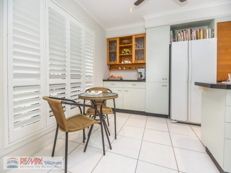 10 Arvon Avenue, Beachmere QLD 4510