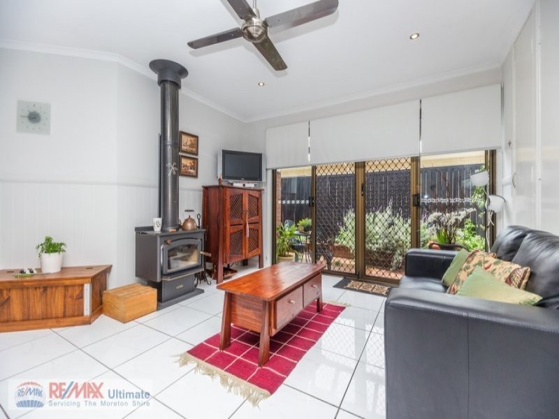 10 Arvon Avenue, Beachmere QLD 4510