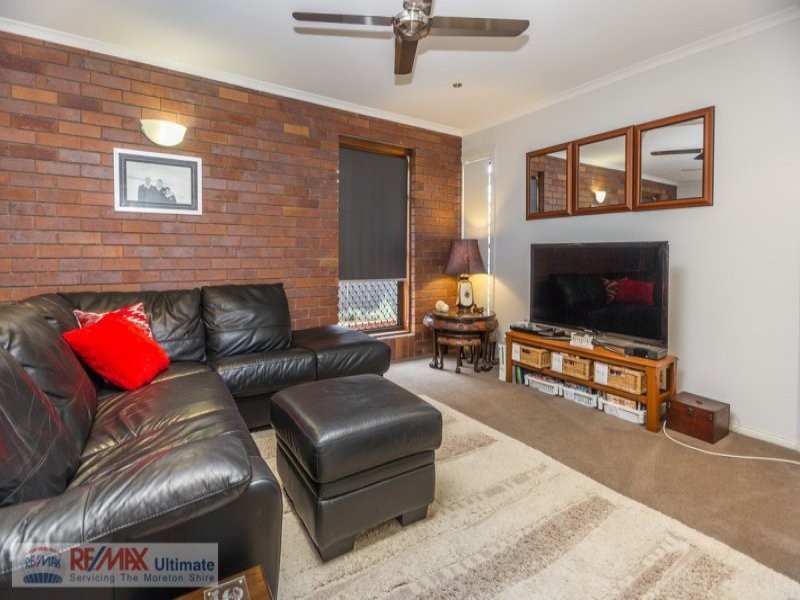 10 Arvon Avenue, Beachmere QLD 4510