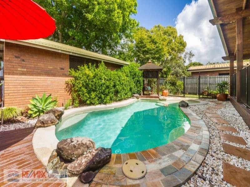 10 Arvon Avenue, Beachmere QLD 4510