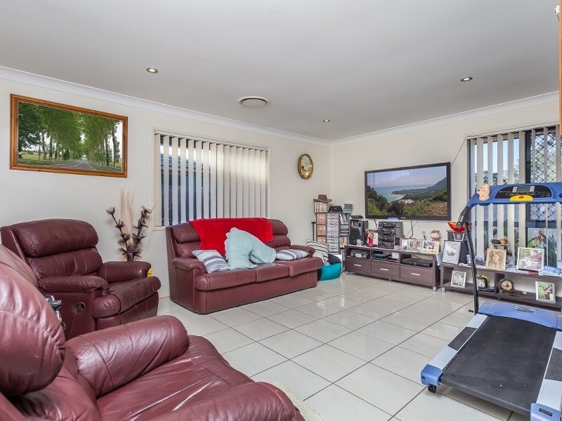 4 Silverbirch Ct, Upper Caboolture QLD 4510