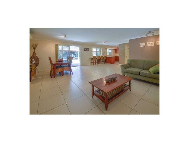 13-15 Newhaven Court, Wamuran QLD 4512