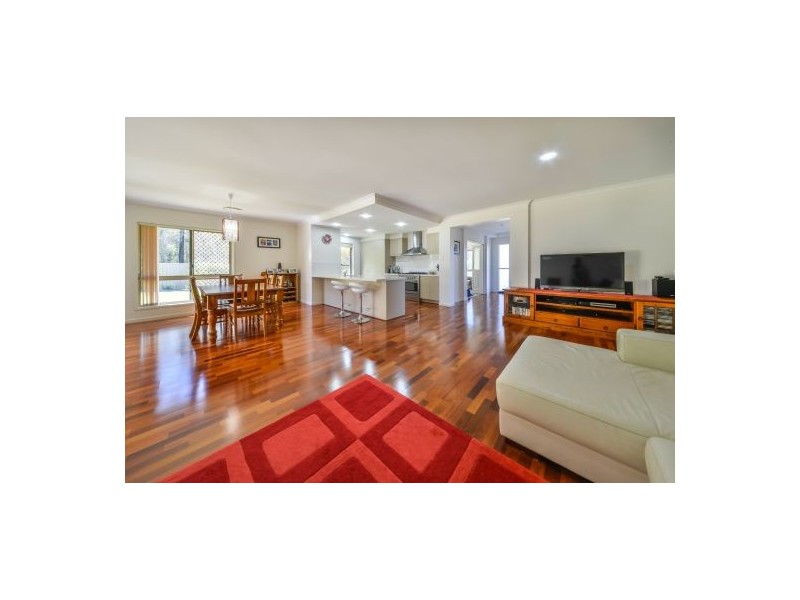 35-37 Neylon Drive, Ningi QLD 4511