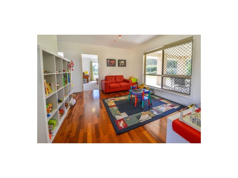 35-37 Neylon Drive, Ningi QLD 4511
