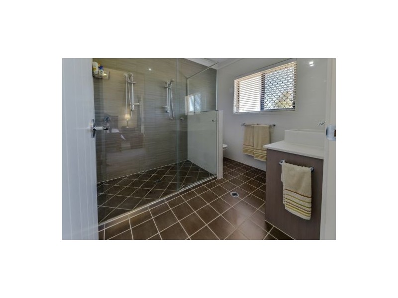 35-37 Neylon Drive, Ningi QLD 4511