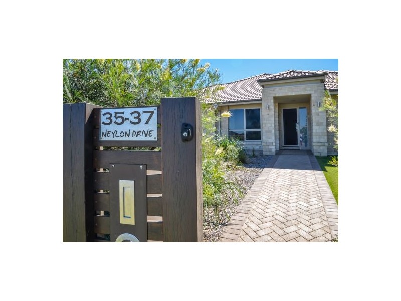 35-37 Neylon Drive, Ningi QLD 4511