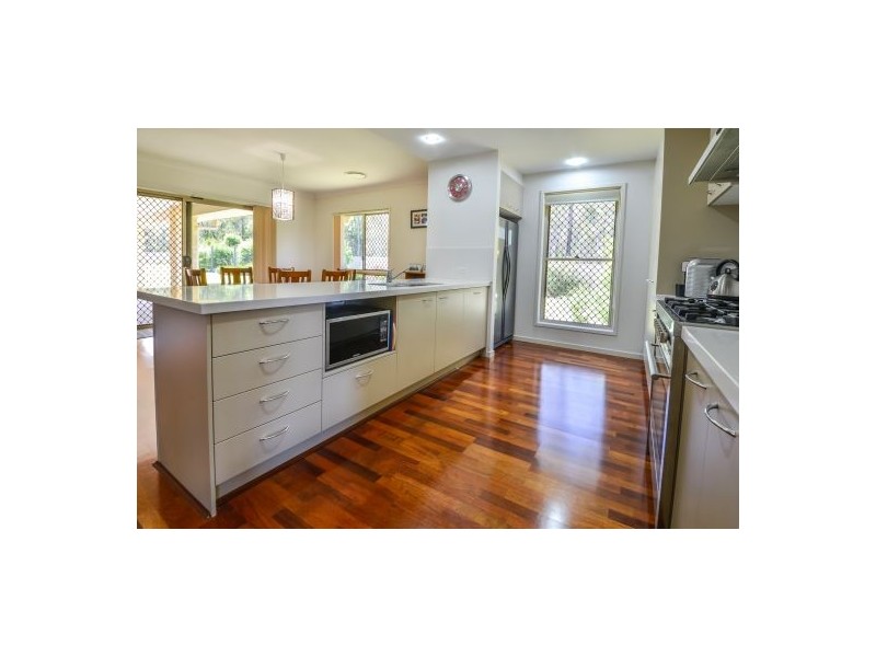35-37 Neylon Drive, Ningi QLD 4511
