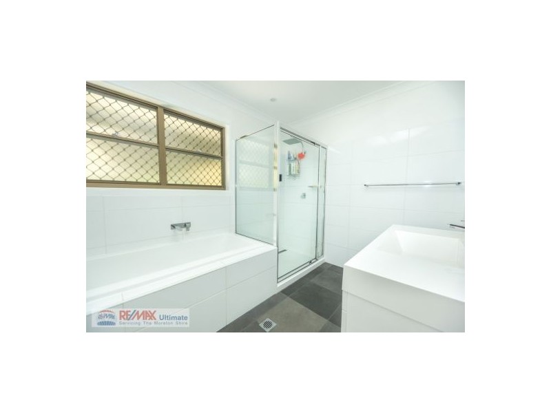 7 Lesley Ave, Caboolture QLD 4510