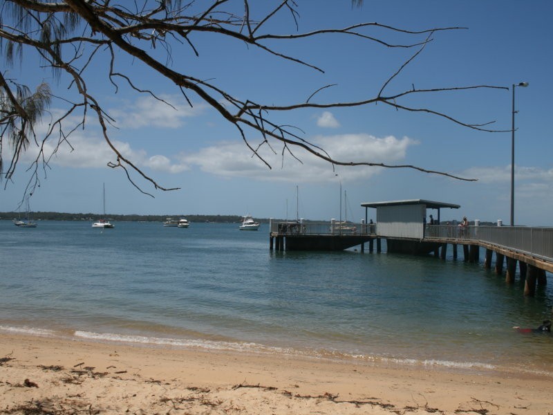 9 Phillips Street, Coochiemudlo Island QLD 4184