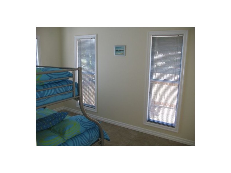 9 Phillips Street, Coochiemudlo Island QLD 4184