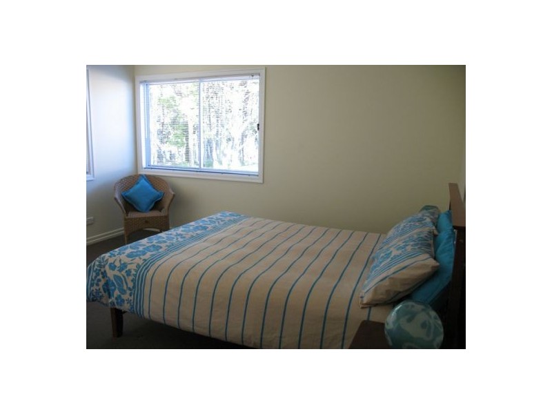 9 Phillips Street, Coochiemudlo Island QLD 4184