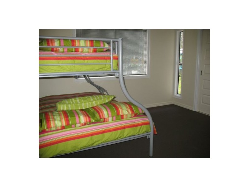 9 Phillips Street, Coochiemudlo Island QLD 4184