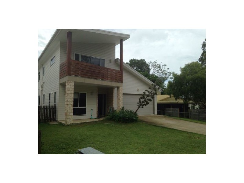 9 Phillips Street, Coochiemudlo Island QLD 4184