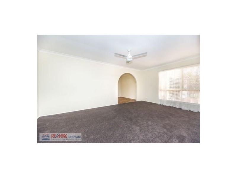 17 Crestwell Close, Morayfield QLD 4506