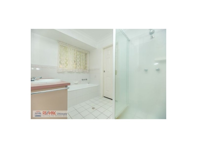 17 Crestwell Close, Morayfield QLD 4506