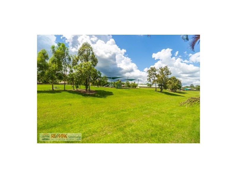 17 Crestwell Close, Morayfield QLD 4506