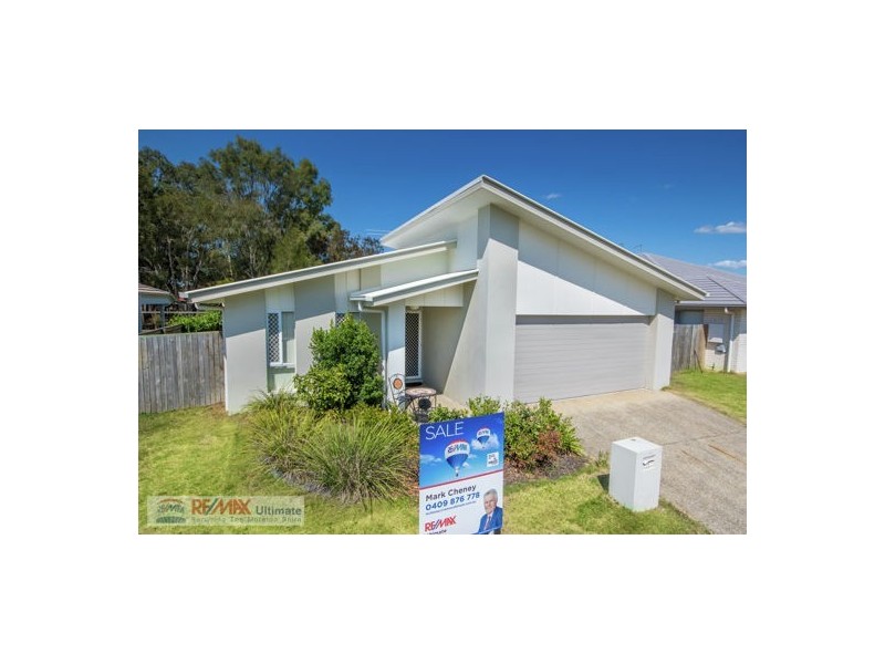 17 Adam Street, Beachmere QLD 4510