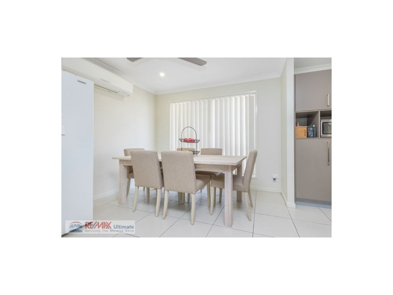 17 Adam Street, Beachmere QLD 4510