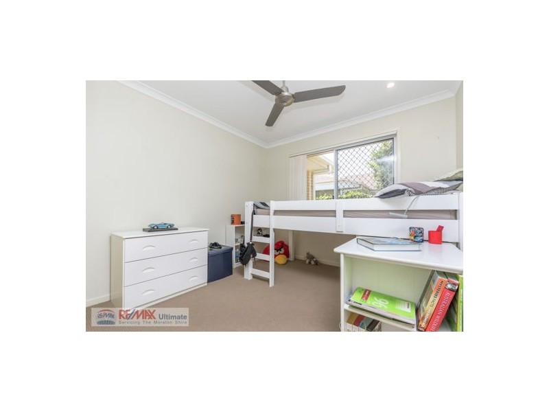 17 Adam Street, Beachmere QLD 4510